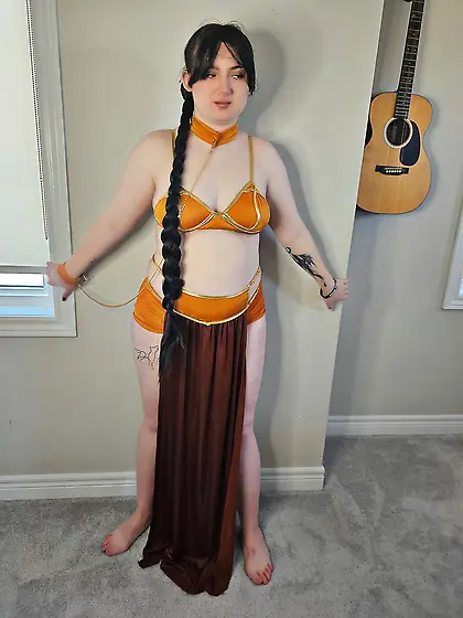 SydQ slave girl cosplay (aged 18)