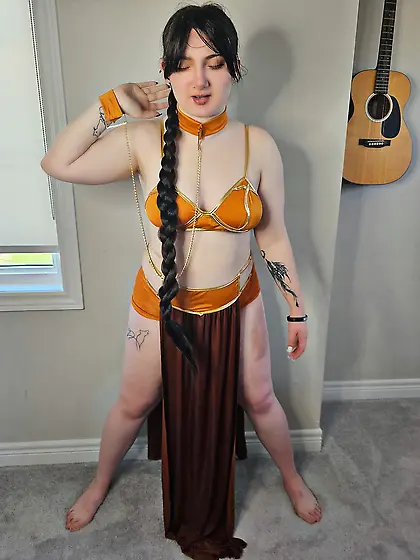 SydQ slave girl cosplay (aged 18)