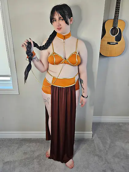 SydQ slave girl cosplay (aged 18)
