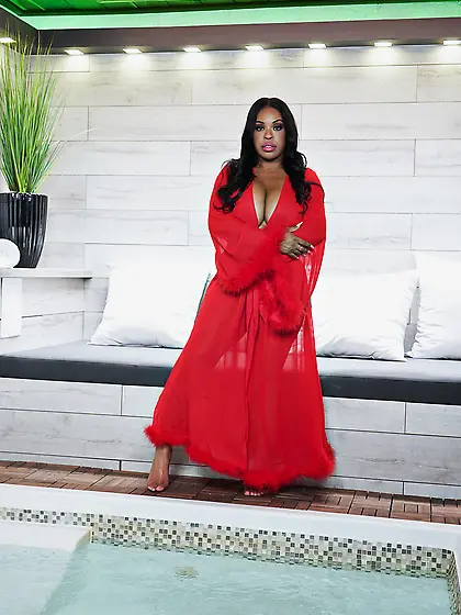 Chubby ebony with big ass fucks Robby in bed