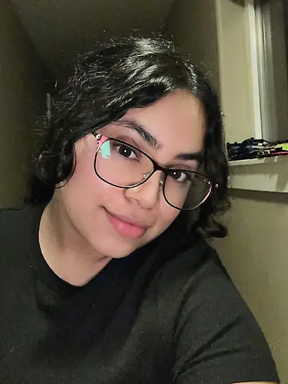 Cousin begging for cum on her face