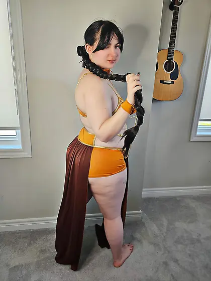 SydQ slave girl cosplay (aged 18)