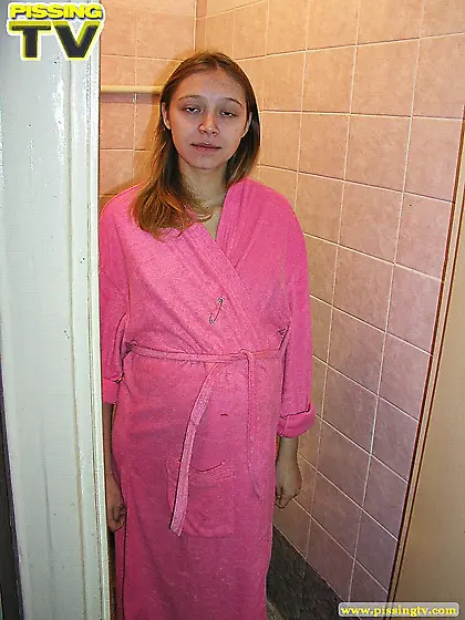 Pissing of pregnant girl