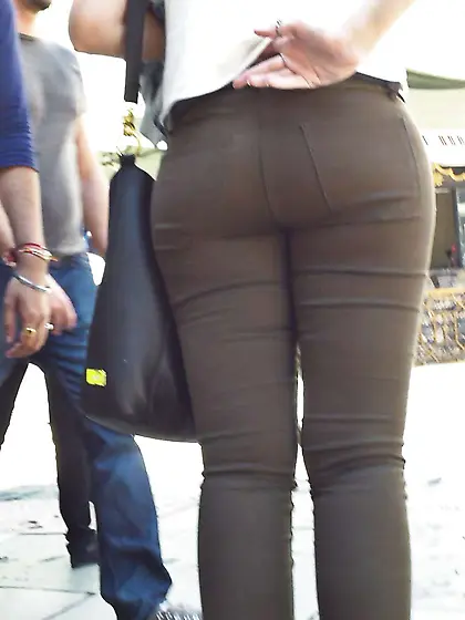 Spanish teenager elastic bum