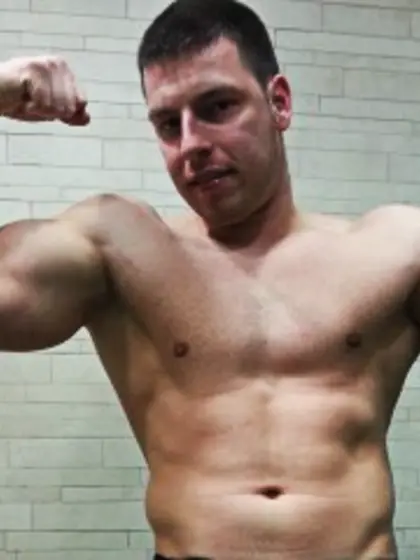 Brunette mike perform close