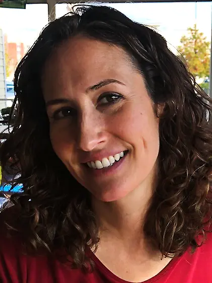 Amanda fingers and tastes her pussy for GGW