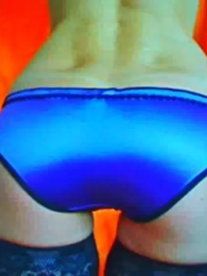 Blonde maggie perform cameltoe