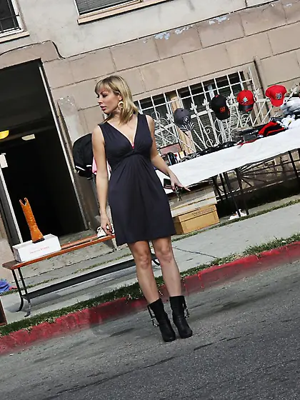 Busty milf Adrianna Nicole is getting her pussy and mouth filled