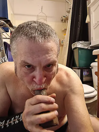 Cuck Paul Fucks Himself