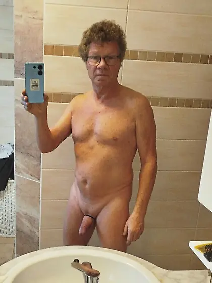 Matti früh morgens shaved Men Gay