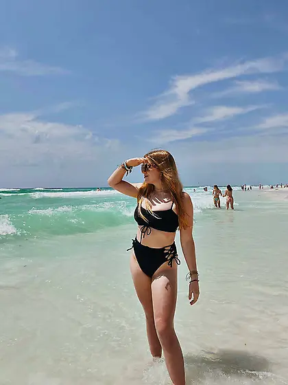 Morgan Thompson Busty Nonnude Cutie