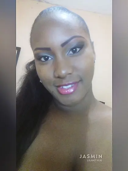 Portuguese pregnant ebony