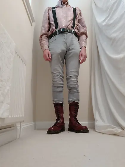 Skinhesd boots gay bondage
