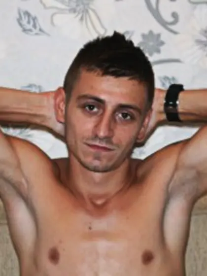 Blonde magnificcock perform dancing