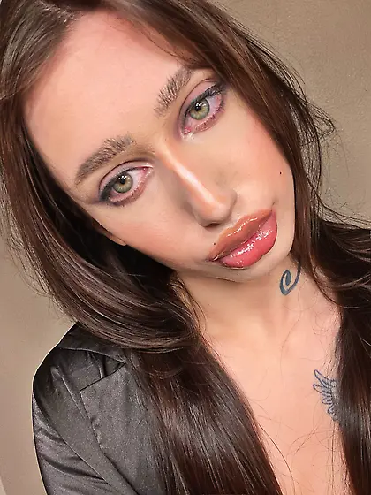 Braceface Bimbo With Juicy Puffed Up Lips