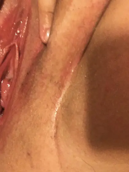 She Spreads Her Pussy Open