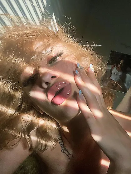 Braceface Bimbo With Juicy Puffed Up Lips