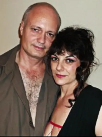 Redhead dyly brunette wife