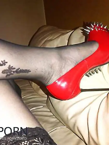 Domme Linda -- Extraordinary Female Dom in London !