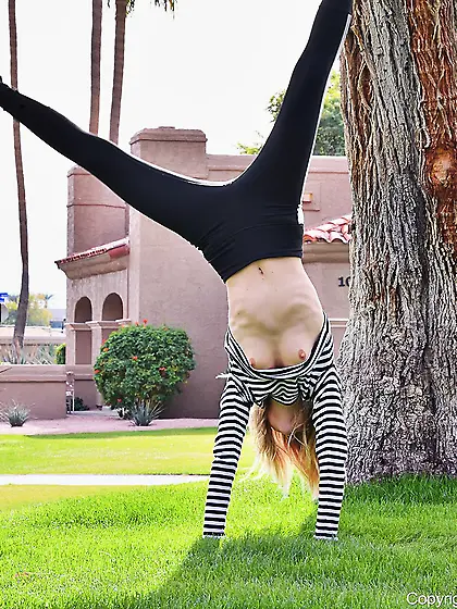 Insane flexibility on display in a solo outdoor posing gallery