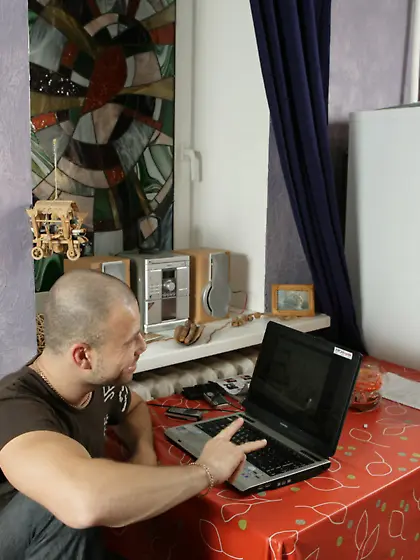 Gorgeous virgin Anna gets