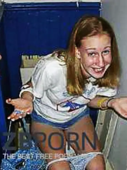 Teenagers Caught Going Piss