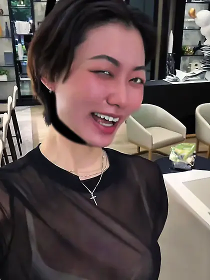 A young lady's neck in a tight noose