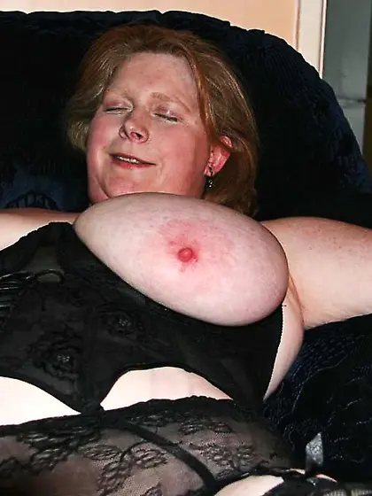 Cougar Striptease Maddy BBW from United Kingdom