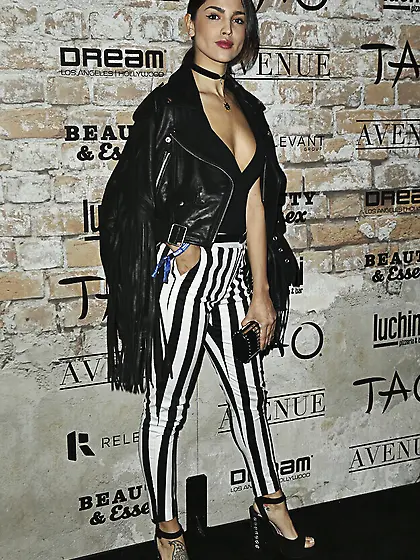 Eiza Gonzalez Cleavage Photos