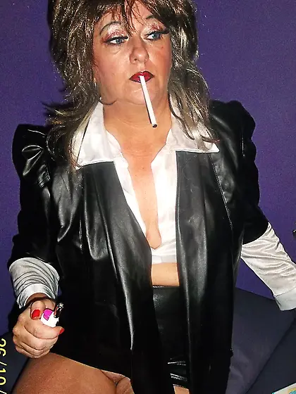 SHIRLEY SLUT 302 HAPPY