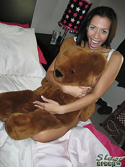 Big racked brunette chickie Rachel Starr falls asleep in the hop