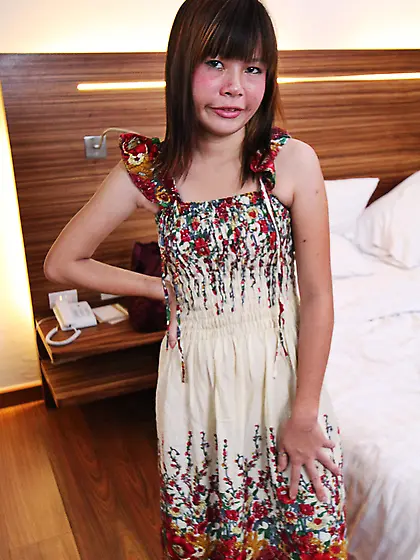 Thai chick named Puy is going to open her legs for a creampie