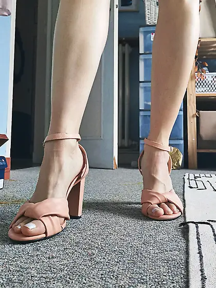 Voyeur Teen feet foot barefeet barefoot toes soles