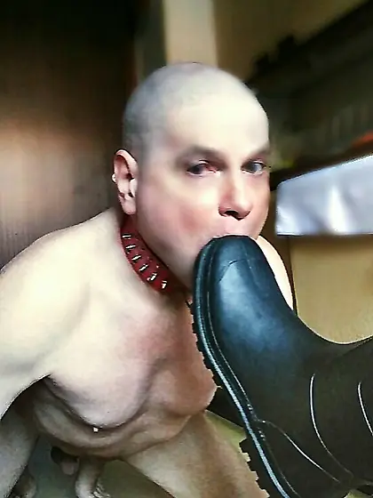 ass and boot slave naked net humiliation