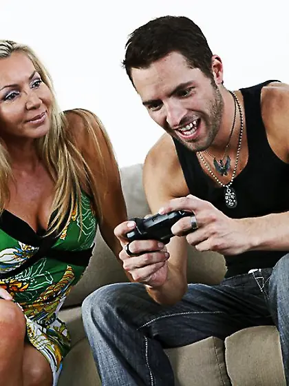 Blonde milf with big melons Luisa De Marco gets roughly packed b