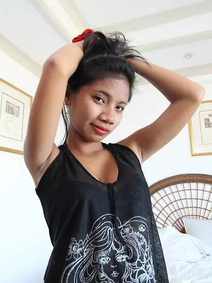 Francine the Filipino showing off her brilliant pussy and boobs