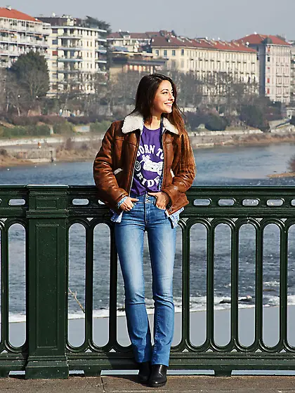 Tanned brunette does a great job of teasing you with her perfect