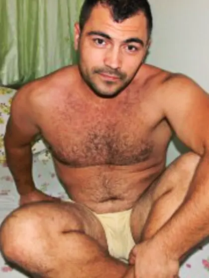 31 yo brunette Biglover.