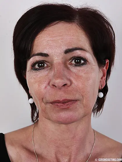 Horny brunette mama shows