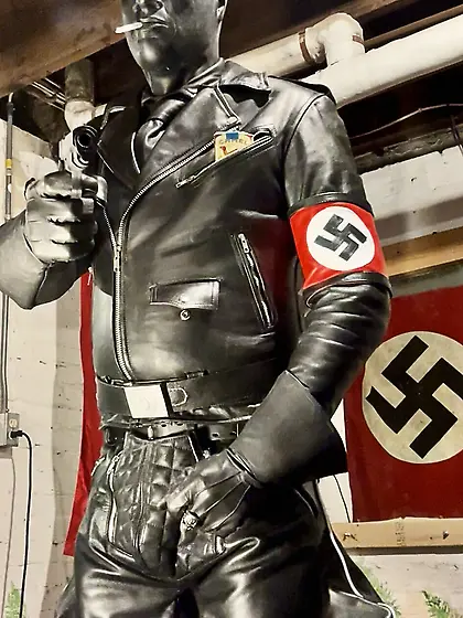 Ein Führer,  ein Volk,  ein Deutschland.