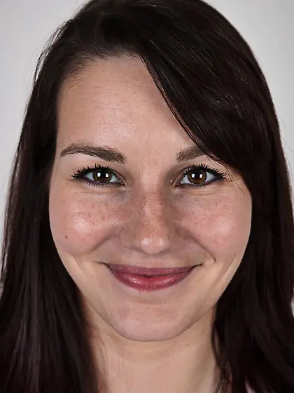 Vendula is showing off her body and looking great as well