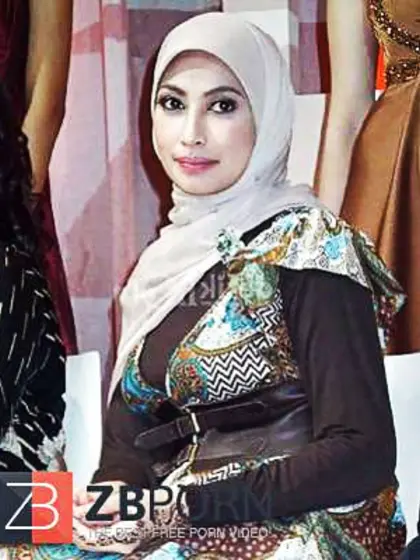 Super-Hot malay moms