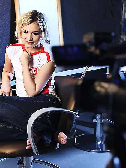 Really sensuous close-ups of cute blonde babe Faye X cuddling in