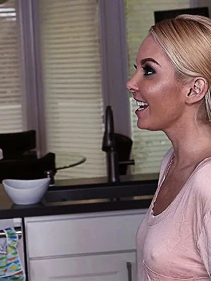 Fit blonde's kitchen pounding  