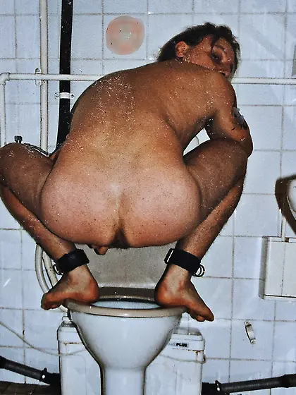 Maso Slaveguy on public! Toilet