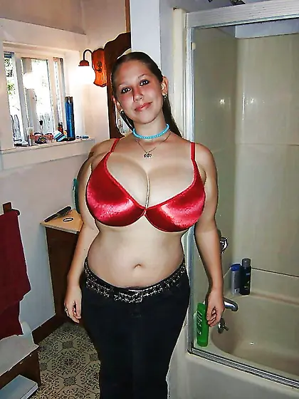 Titty jobs make baps larger for large joy