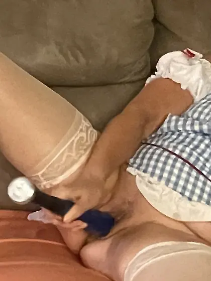 Who Want To Fuck Yummy cum With Her Baseball Bat