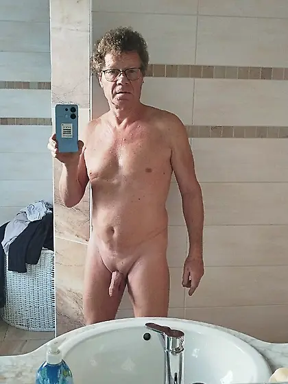 Matti früh morgens shaved Men Gay