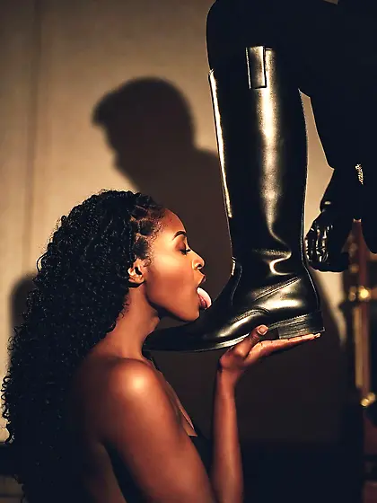 Slave Welcome´s home her master