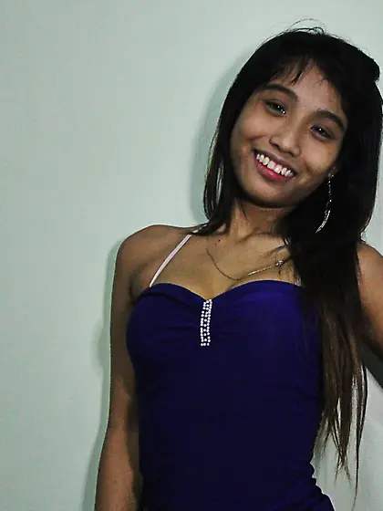 Beautiful Philippine girl undresses to demonstrate naked body fo